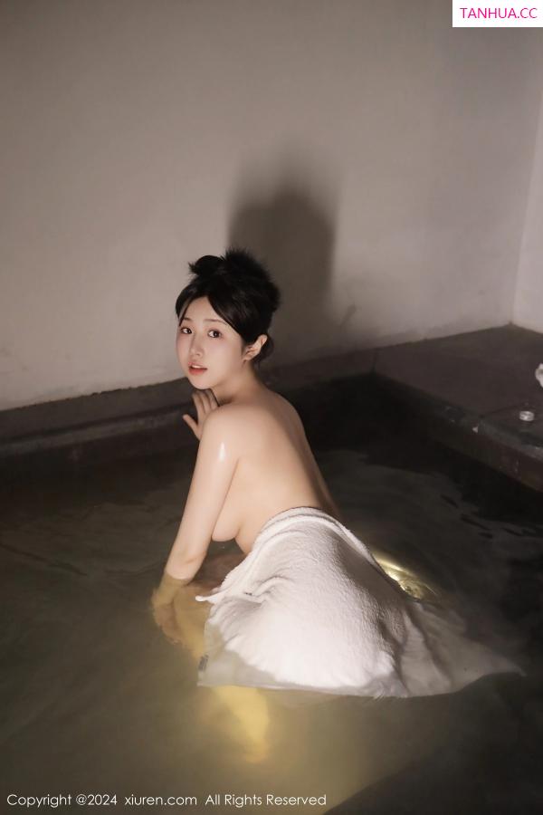   [XiuRen]高清写真图 2024.01.18 No.7977 陈小花 新人沐浴第26张图片